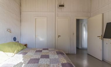 EN VENTA MIRAFLORES CASA SOBRE LOTE CENTRAL, JARDIN ,PILETA