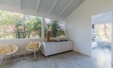 EN VENTA MIRAFLORES CASA SOBRE LOTE CENTRAL, JARDIN ,PILETA
