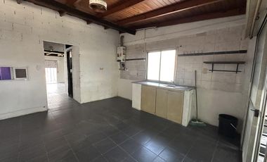 Departamento 2 ambientes en planta alta