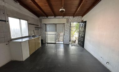 Departamento 2 ambientes en planta alta