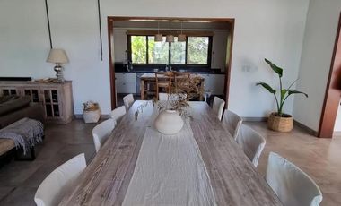 Casa en venta frente al lago | Barrio isla del Este, Tigre | Acepta permuta