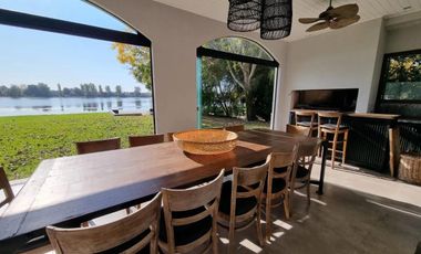 Casa en venta frente al lago | Barrio isla del Este, Tigre | Acepta permuta
