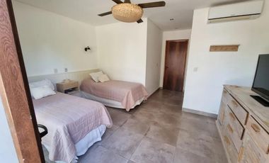 Casa en venta frente al lago | Barrio isla del Este, Tigre | Acepta permuta