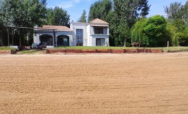 Casa en venta frente al lago | Barrio isla del Este, Tigre | Acepta permuta