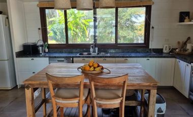 Casa en venta frente al lago | Barrio isla del Este, Tigre | Acepta permuta