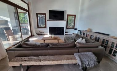 Casa en venta frente al lago | Barrio isla del Este, Tigre | Acepta permuta