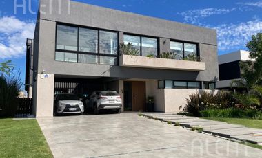 Casa en VENTA y ALQUILER  en Terralagos, Canning