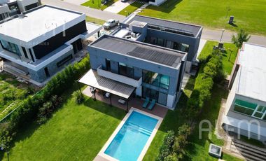 Casa en VENTA y ALQUILER  en Terralagos, Canning