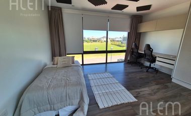 Casa en VENTA y ALQUILER  en Terralagos, Canning