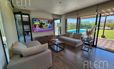 Casa en VENTA y ALQUILER  en Terralagos, Canning