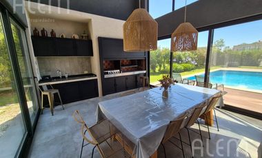 Casa en VENTA y ALQUILER  en Terralagos, Canning