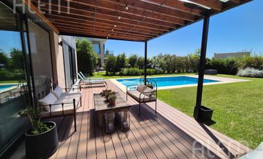 Casa en VENTA y ALQUILER  en Terralagos, Canning