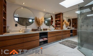 VENTA CASA EN LAS ÁGUILAS