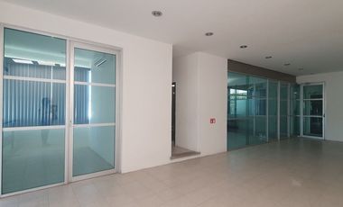 BODEGA CON OFICINAS