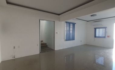 BODEGA CON OFICINAS