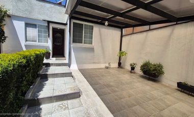ENCATADORA CASA, CON JARDIN A PASOS DEL CENTRO DE TLALPAN