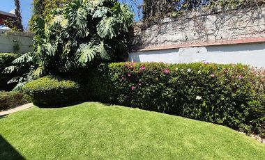 ENCATADORA CASA, CON JARDIN A PASOS DEL CENTRO DE TLALPAN