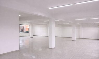 Edificio comercial en venta de 1,040 m2 en Magisterial Vista Bella Tlalnepantla