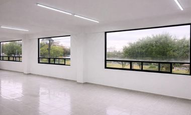 Edificio comercial en venta de 1,040 m2 en Magisterial Vista Bella Tlalnepantla