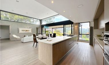 Casa en Arriendo Amoblada en Alto de Palmas