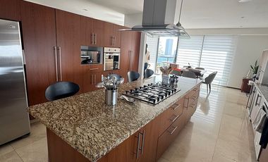 Departamento en venta en el Country Club con 3 habitaciónes