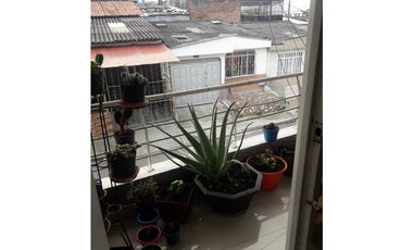 VENTA DE CASA BARRIO LAS CASTILLA ARMENIA 3 APARTAMENTOS
