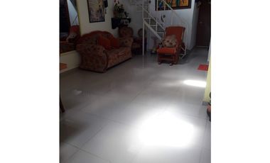VENTA DE CASA BARRIO LAS CASTILLA ARMENIA 3 APARTAMENTOS