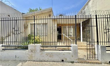 CASA EN VENTA EN EL CENTRO DE SANTA MARTA - OPORTUNIDAD DE INVERSIÓN