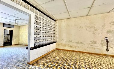 CASA EN VENTA EN EL CENTRO DE SANTA MARTA - OPORTUNIDAD DE INVERSIÓN