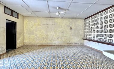 CASA EN VENTA EN EL CENTRO DE SANTA MARTA - OPORTUNIDAD DE INVERSIÓN