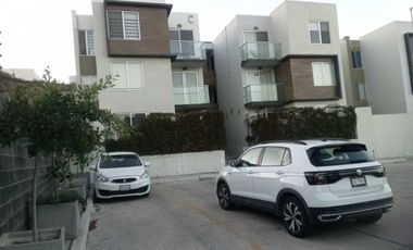 MODERNO DEPA PLANTA BAJA CON TERRENO EXCEDENTE EN LOGRONO RESIDENCIAL