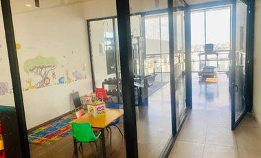 MODERNO DEPA PLANTA BAJA CON TERRENO EXCEDENTE EN LOGRONO RESIDENCIAL