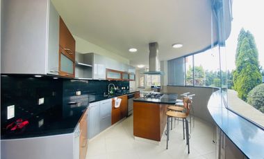 SE VENDE CASA EN APOSENTOS - SOPO