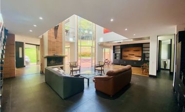 SE VENDE CASA EN APOSENTOS - SOPO