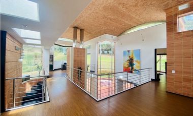 SE VENDE CASA EN APOSENTOS - SOPO