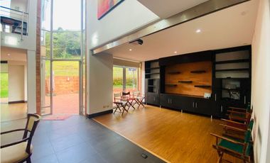 SE VENDE CASA EN APOSENTOS - SOPO