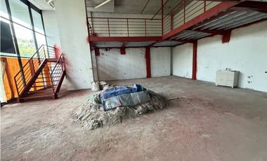 SE ALQUILA LOCAL COMERCIAL EN CONDADO PLAZA DE 230M CON MEZZANINE