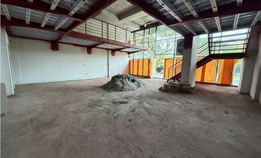 SE ALQUILA LOCAL COMERCIAL EN CONDADO PLAZA DE 230M CON MEZZANINE