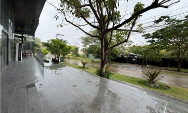 SE ALQUILA LOCAL COMERCIAL EN CONDADO PLAZA DE 230M CON MEZZANINE