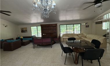 SE ALQUILA CASA CON PISCINA EN CHAME LAS LAJAS AMOBLADA