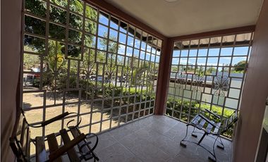 SE ALQUILA CASA CON PISCINA EN CHAME LAS LAJAS AMOBLADA