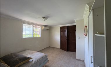 SE ALQUILA CASA CON PISCINA EN CHAME LAS LAJAS AMOBLADA