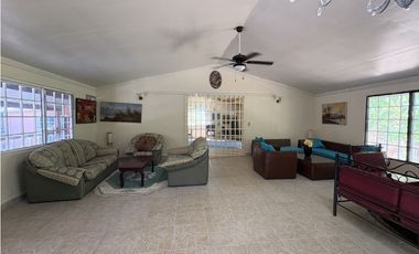 SE ALQUILA CASA CON PISCINA EN CHAME LAS LAJAS AMOBLADA