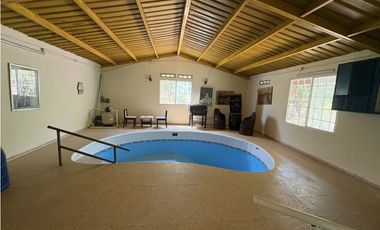 SE ALQUILA CASA CON PISCINA EN CHAME LAS LAJAS AMOBLADA