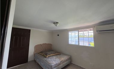 SE ALQUILA CASA CON PISCINA EN CHAME LAS LAJAS AMOBLADA