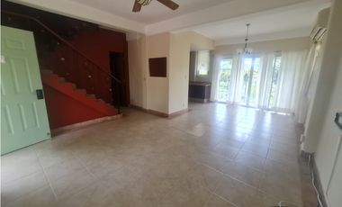 Venta de casa en Residencial Espinar, Colón