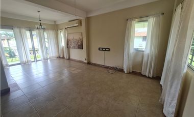 Venta de casa en Residencial Espinar, Colón