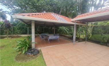 Venta de casa en Residencial Espinar, Colón