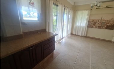 Venta de casa en Residencial Espinar, Colón
