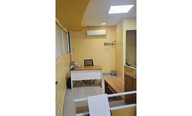 OFICINA EN VENTA O ALQUILER – PH BAY VIEW-JR